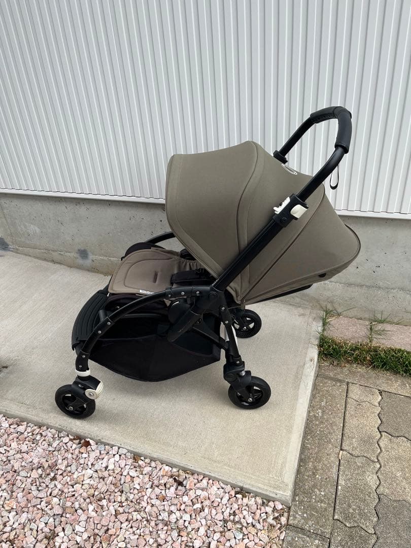 値下！バガブーbee5 ベビーカー オリーブグリーン　bugaboo スタンド有