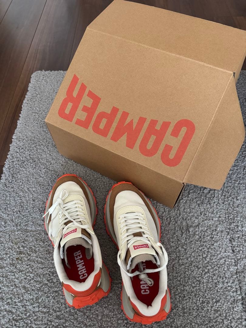 Camper スニーカー ホワイト/ベージュ/オレンジ