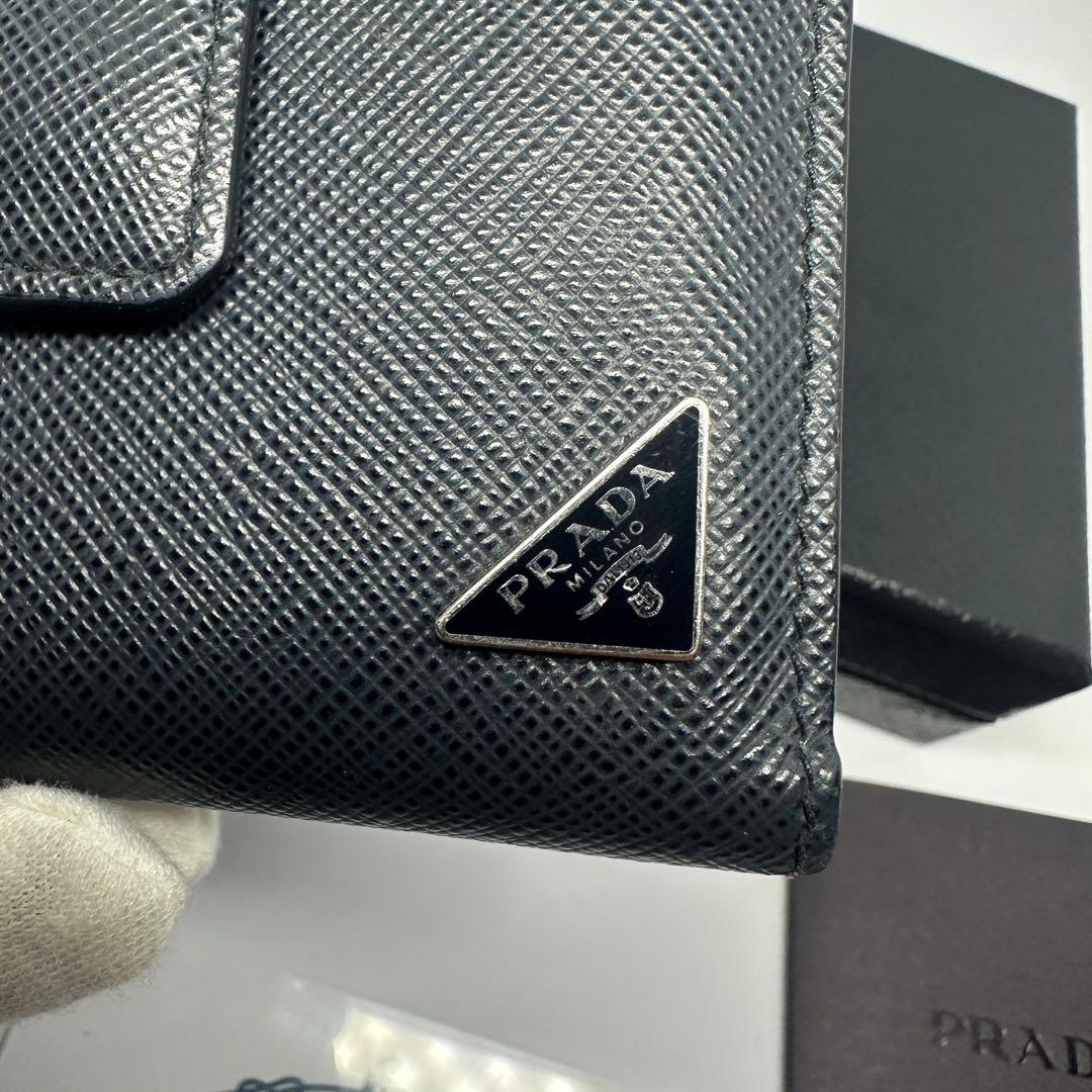 【SALE開催中】PRADA サフィアーノレザー 二つ折り財布 ネイビー