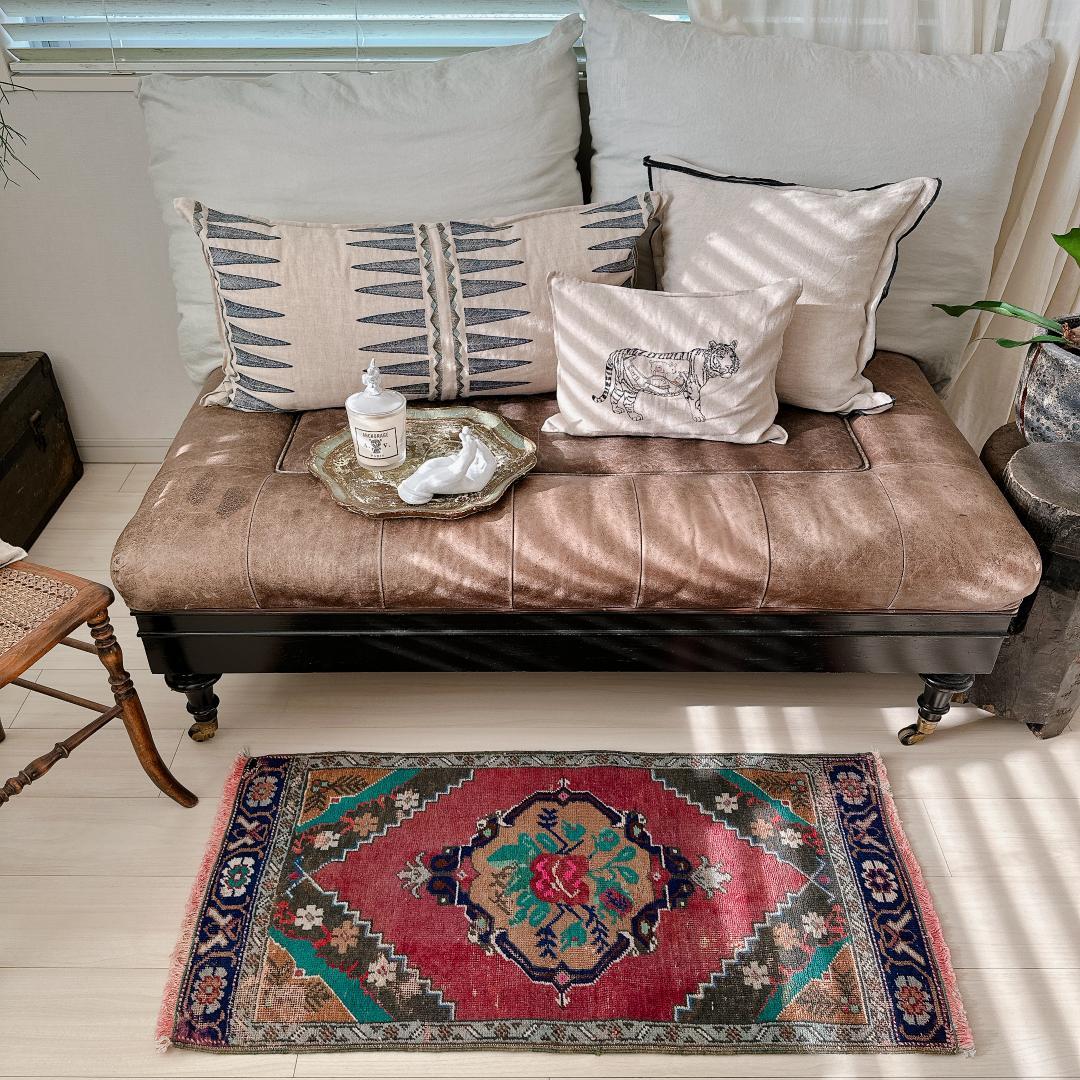 トルコヴィンテージラグ A84 人気柄 レア レッド グリーン ピンク ネイビー