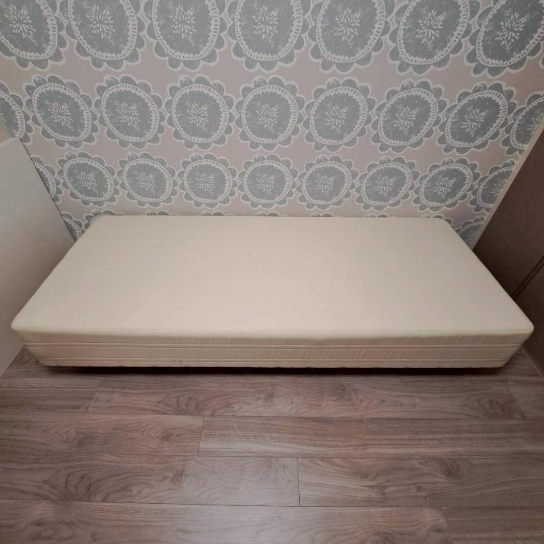 送料込 モデルルーム展示品 藤栄 セミシングル 脚付き マットレス