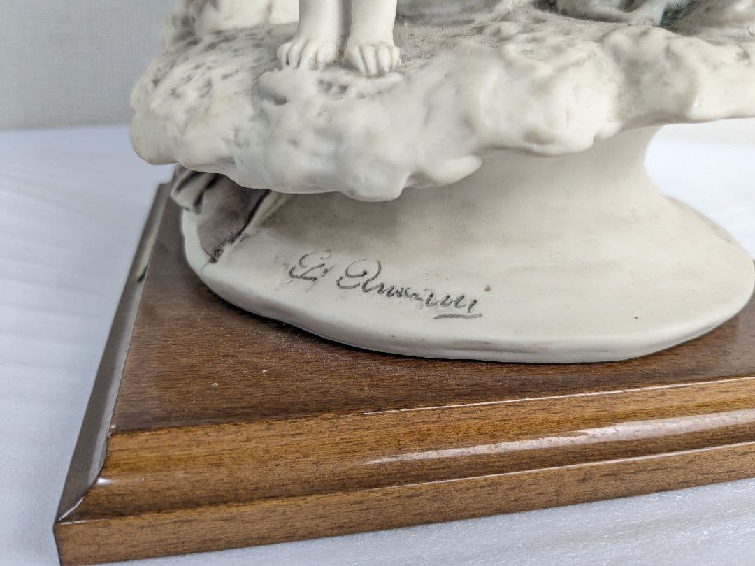 ジョゼッペアルマーニ 貴婦人とボルゾイ犬 置物