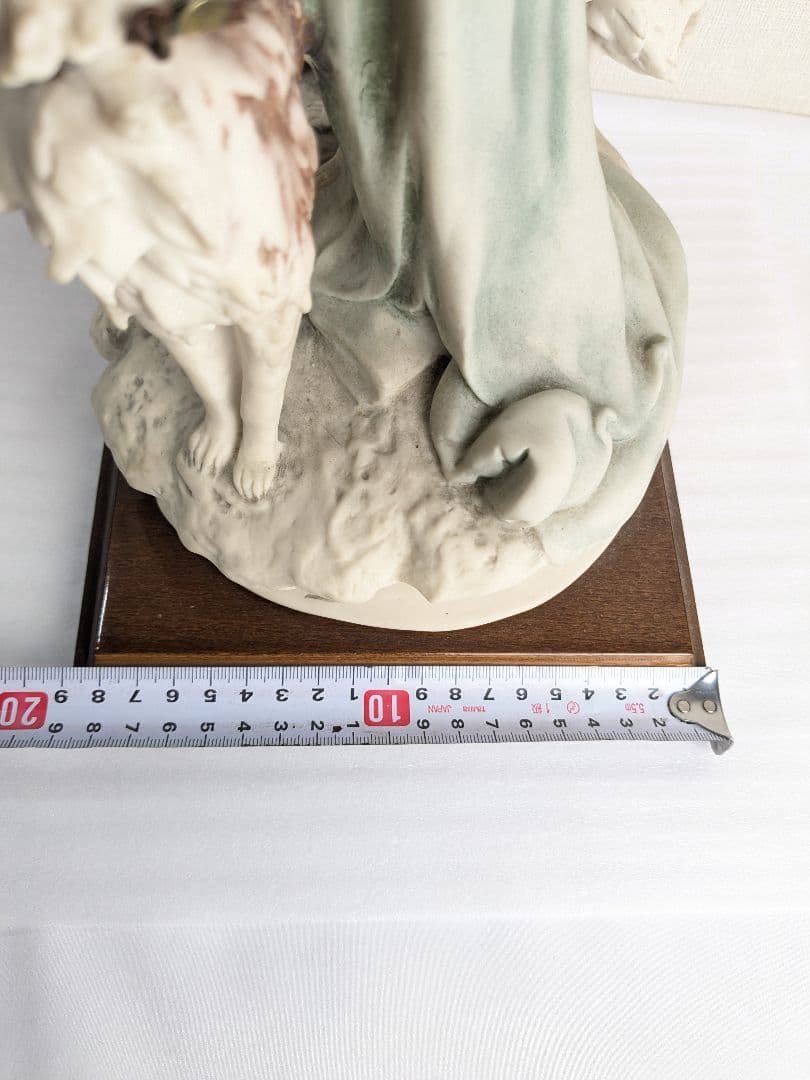 ジョゼッペアルマーニ 貴婦人とボルゾイ犬 置物