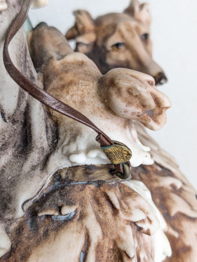 ジョゼッペアルマーニ 貴婦人とボルゾイ犬 置物