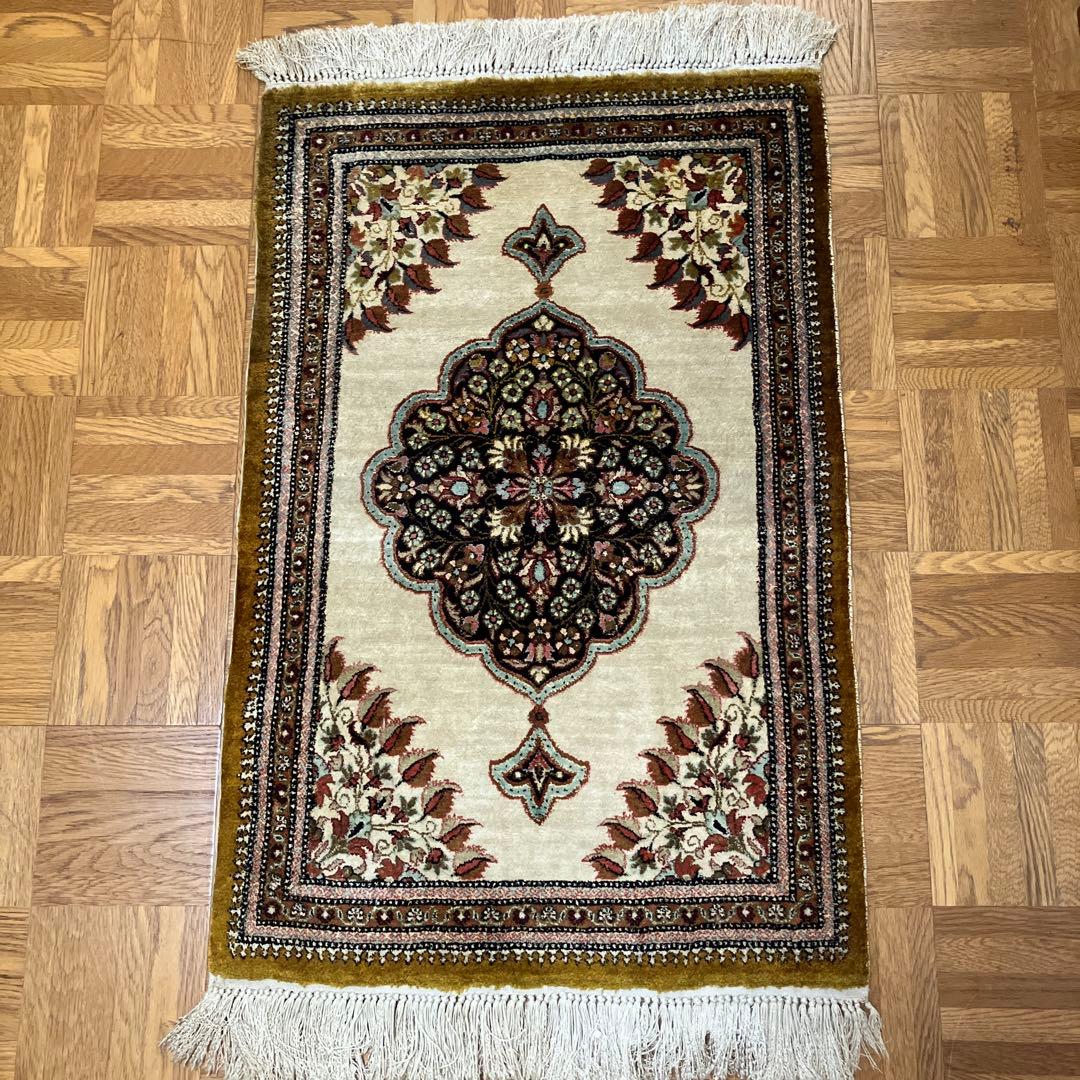 シルク　ペルシャ絨毯　クム産　六本木パース社にて購入