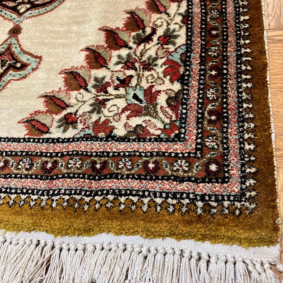 シルク　ペルシャ絨毯　クム産　六本木パース社にて購入