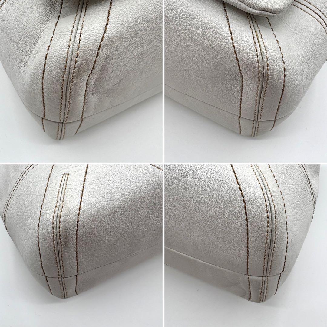 バッグ COACH soho double pocket tote bag White