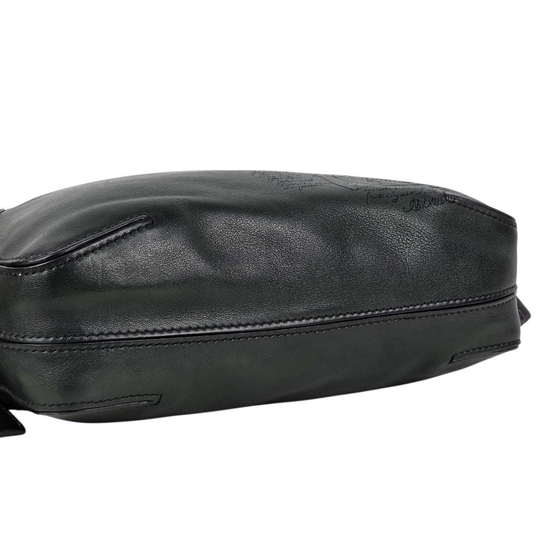 美品 ベルルッティ スクリットカリグラフィ ボディバッグ ウエストバッグ