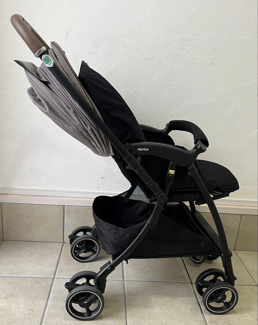 ラクーナクッションフリー アップリカ　ベビーカー　ラクーナ サイベックス　コンビ