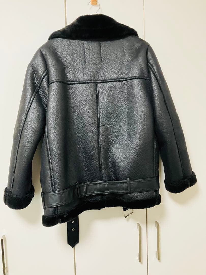 ZARA ブラックレザーアウター Mサイズ　ムートンコート
