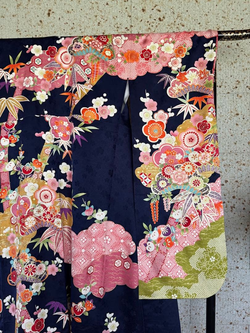 専用です　4点セットLサイズ松竹梅に牡丹菊模様刺繍振袖(684)