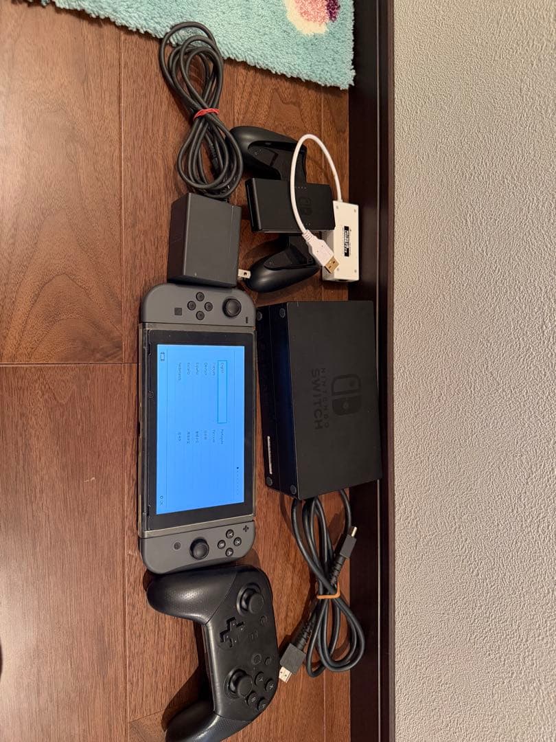 Nintendo Switch 本体 + コントローラー + 付属品 ※箱無し