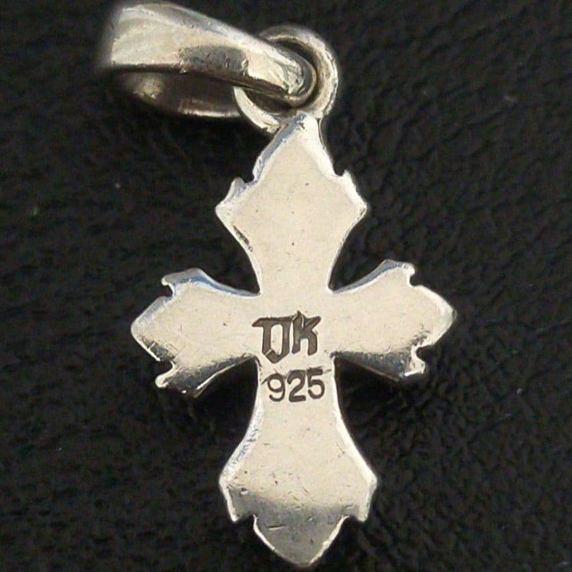 人気　クロス シルバー 925 ネックレス　　ルビーペンダント　美品