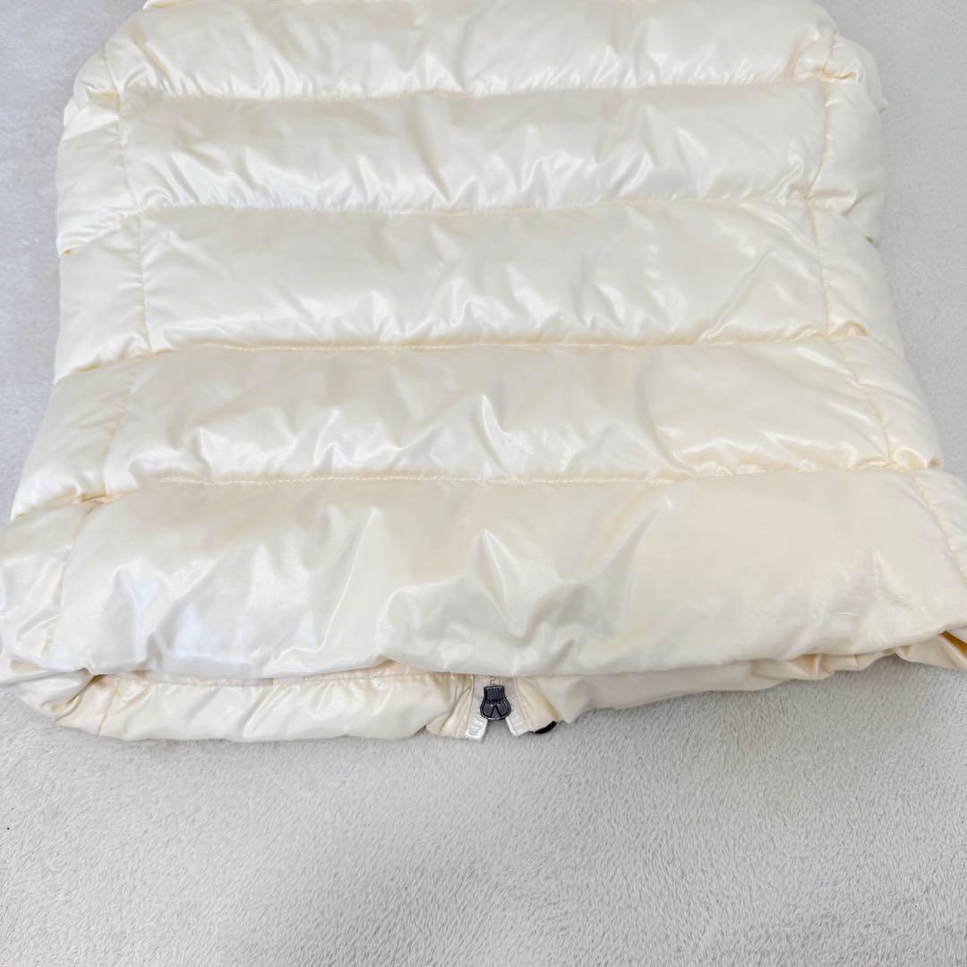 MONCLER ホワイト　ロゴマーク　コミックタグ　ダウンベスト　サイズ1