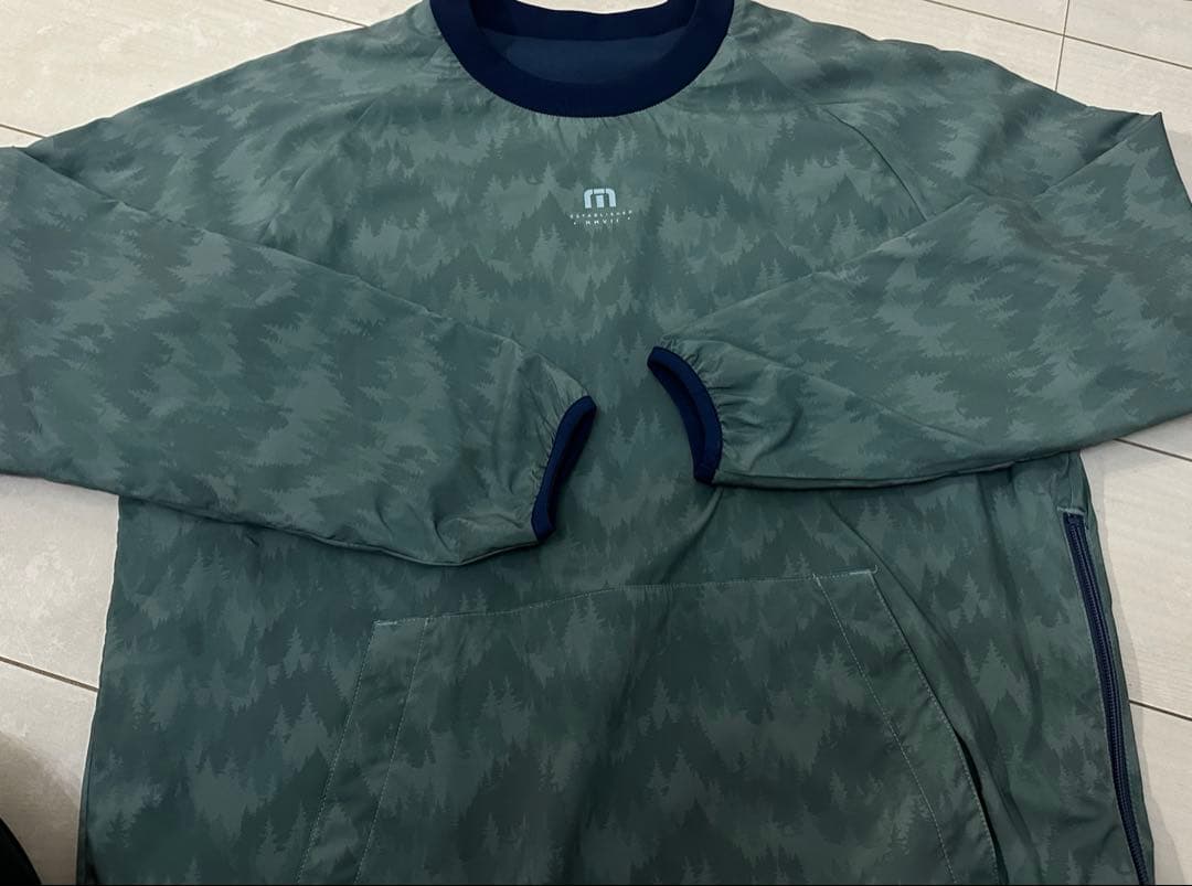 トラヴィスマシュー　プルオーバー　リバーシブル M スニードジャケット