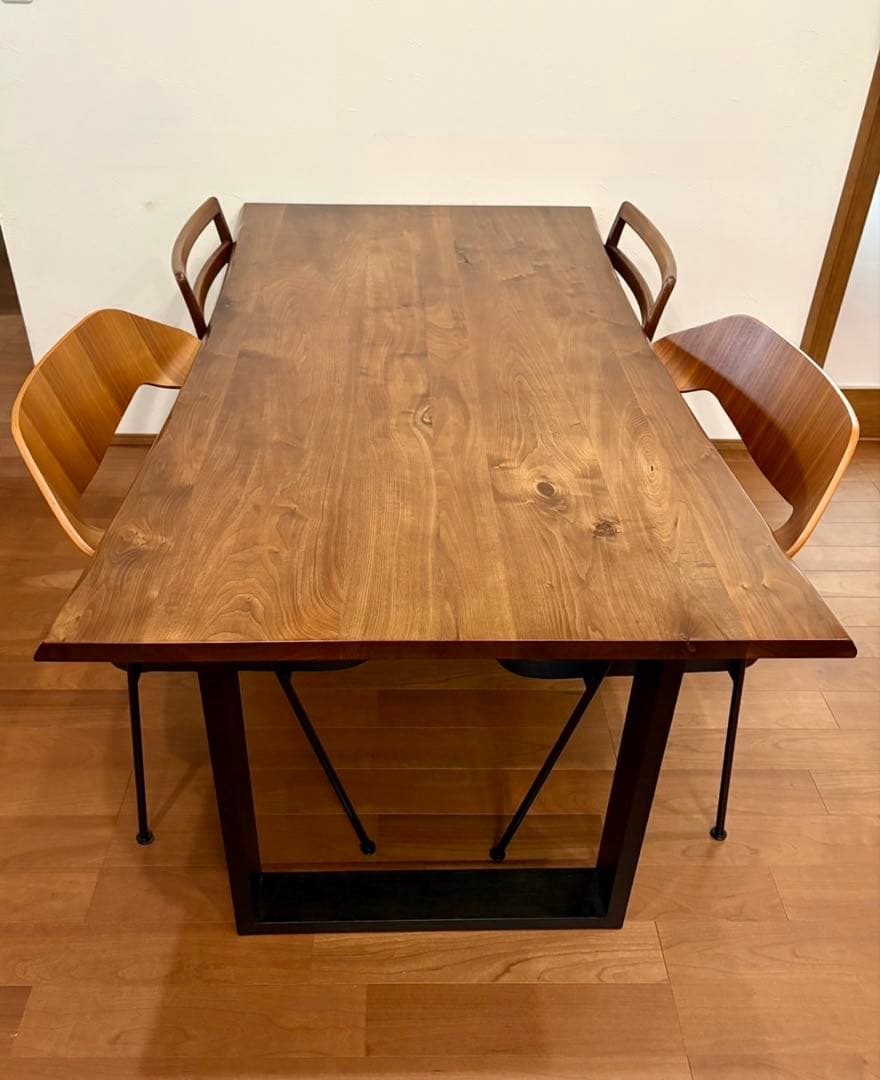 ダイニングテーブル　ウォールナット