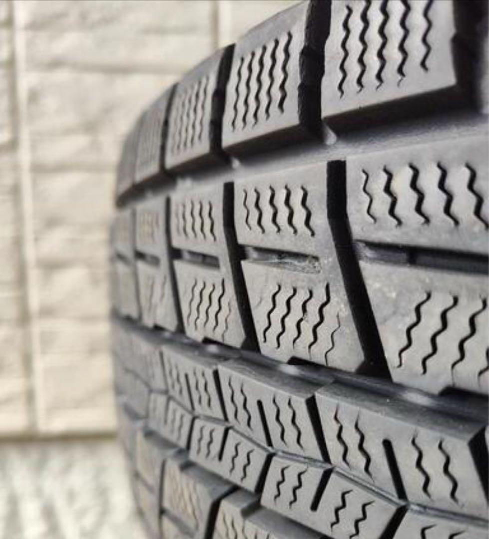 スタッドレスタイヤ215/70/16インチ2020年製造