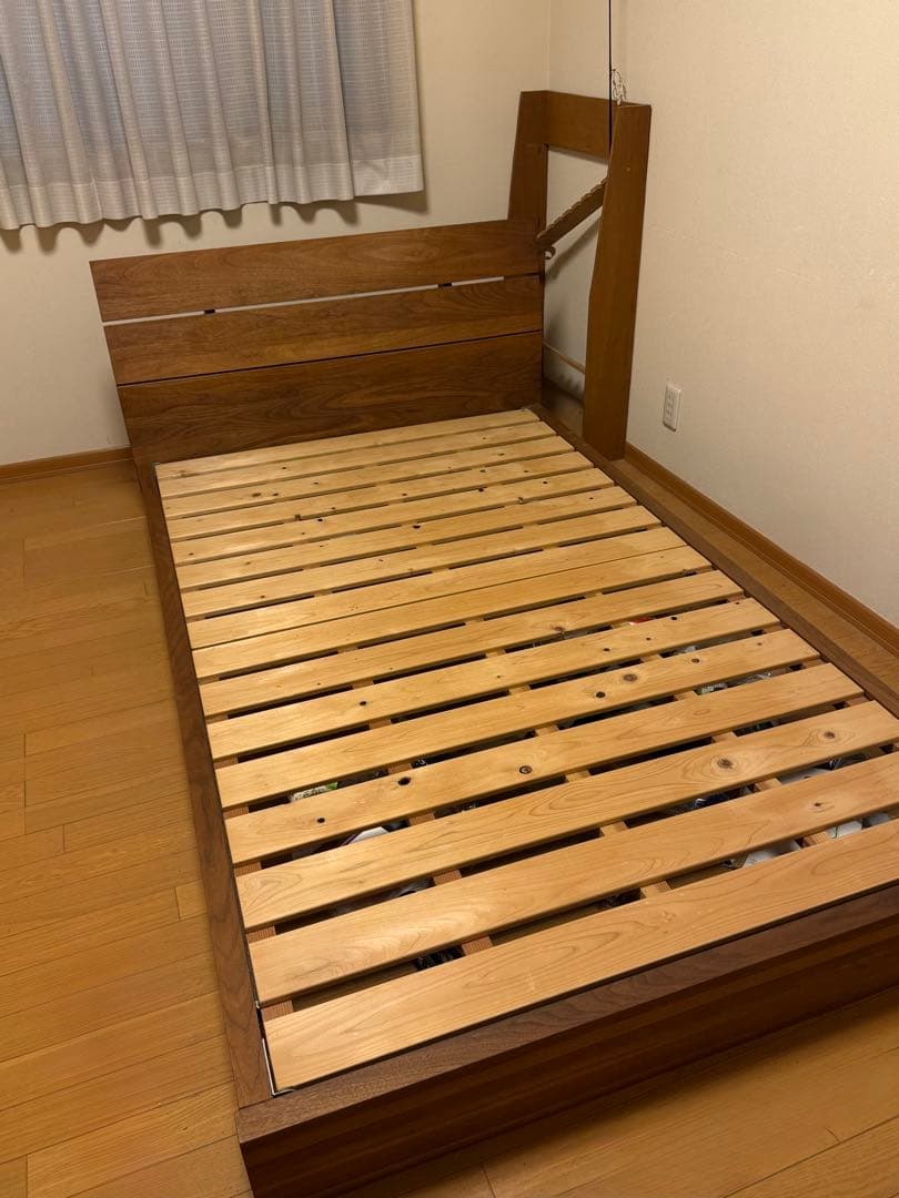 マスターウォール　セミダブル　ベッドフレーム