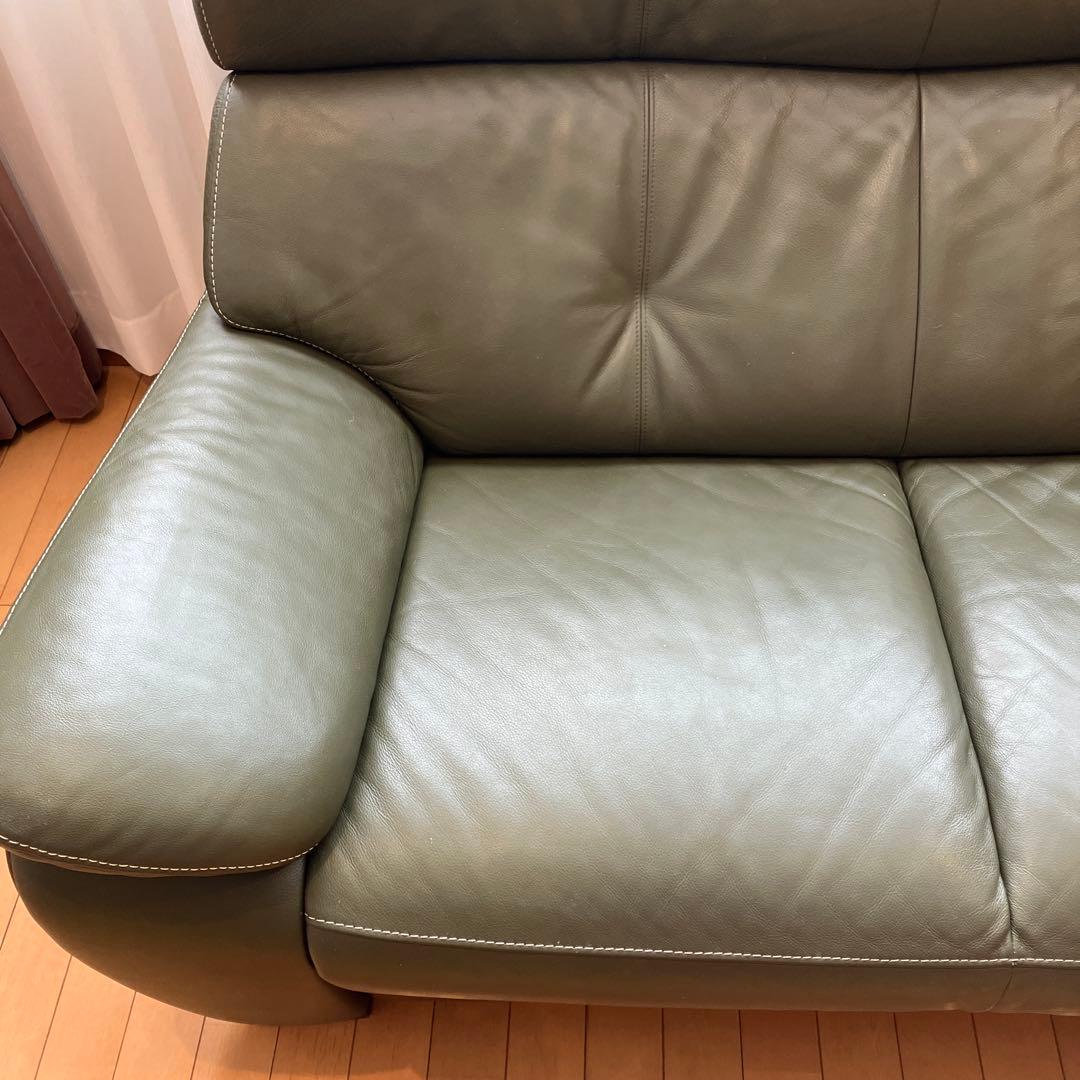 カリモク　三人がけ本革ソファー