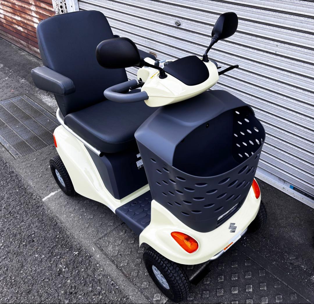 送料込み ほぼ新車 スズキ SUZUKI セニアカー シニアカー　ET4D8