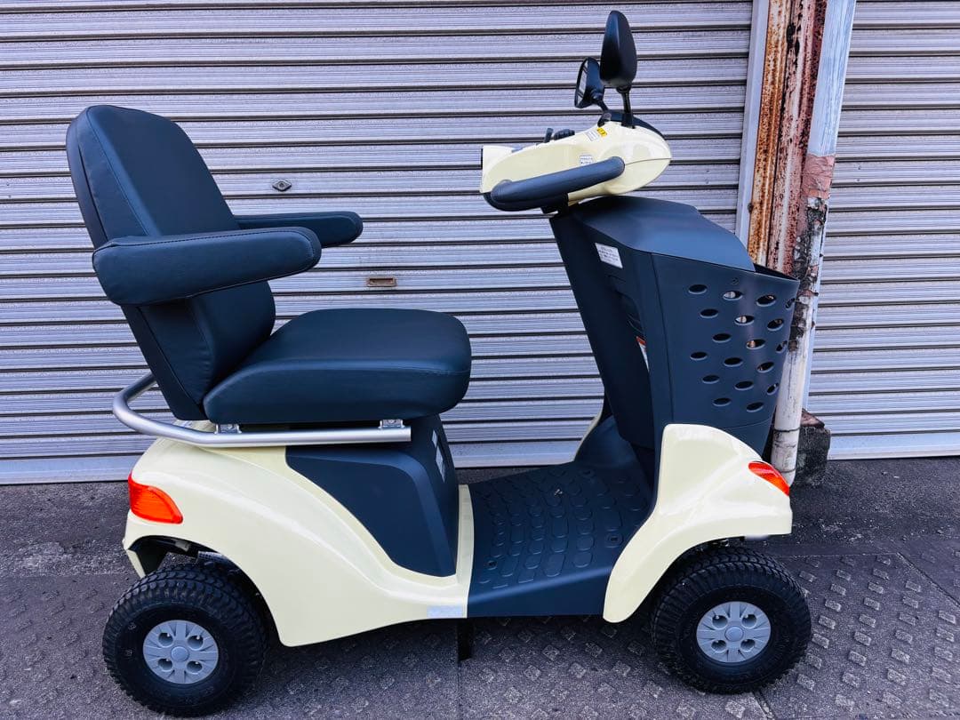 送料込み ほぼ新車 スズキ SUZUKI セニアカー シニアカー　ET4D8