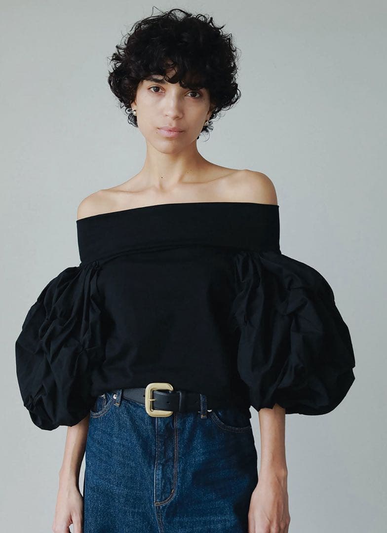 完売【HER. 】ボリュームスリーブカットトップス