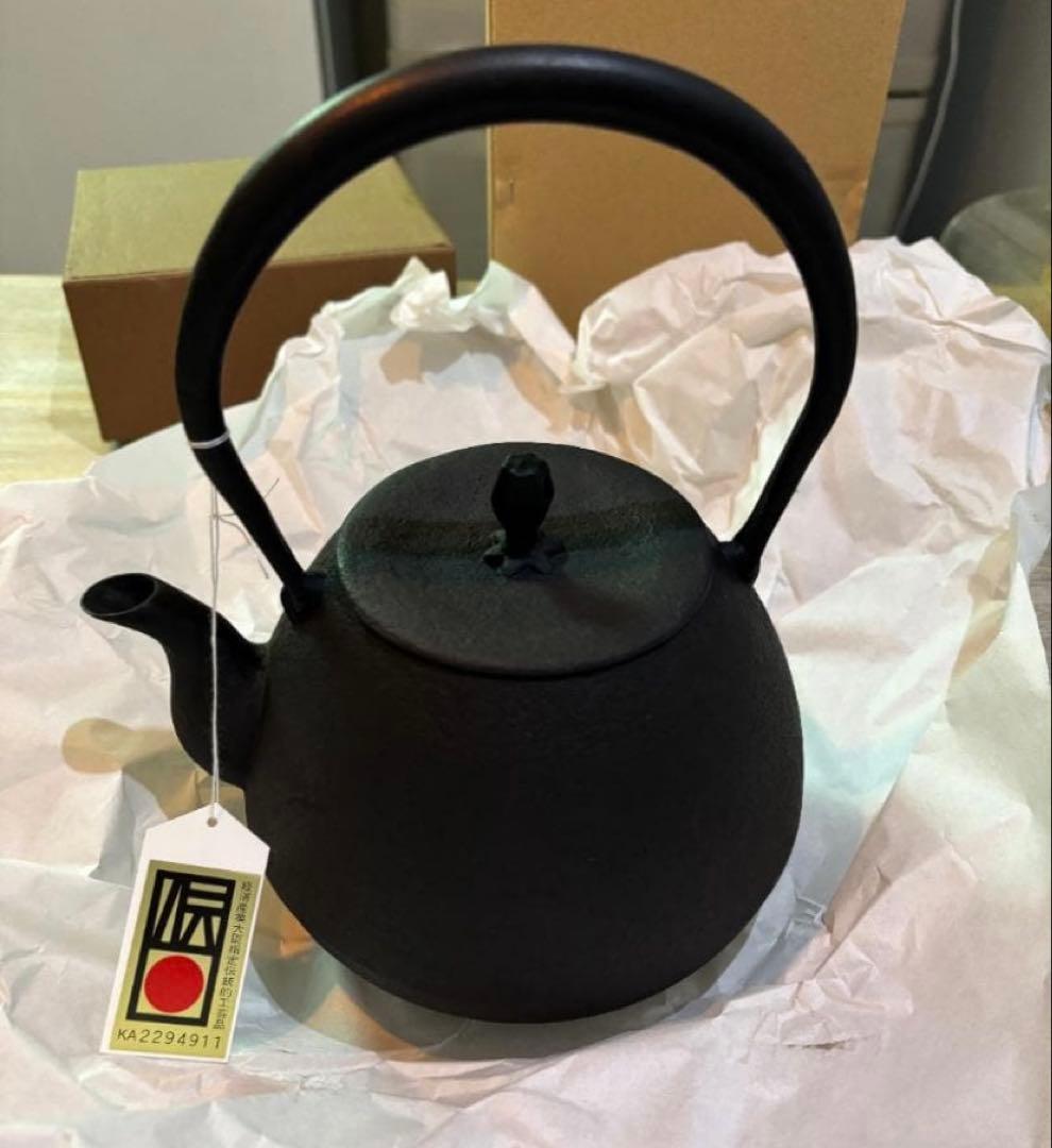 釜定　鉄瓶　秋の実　肌　新品　南部鉄器