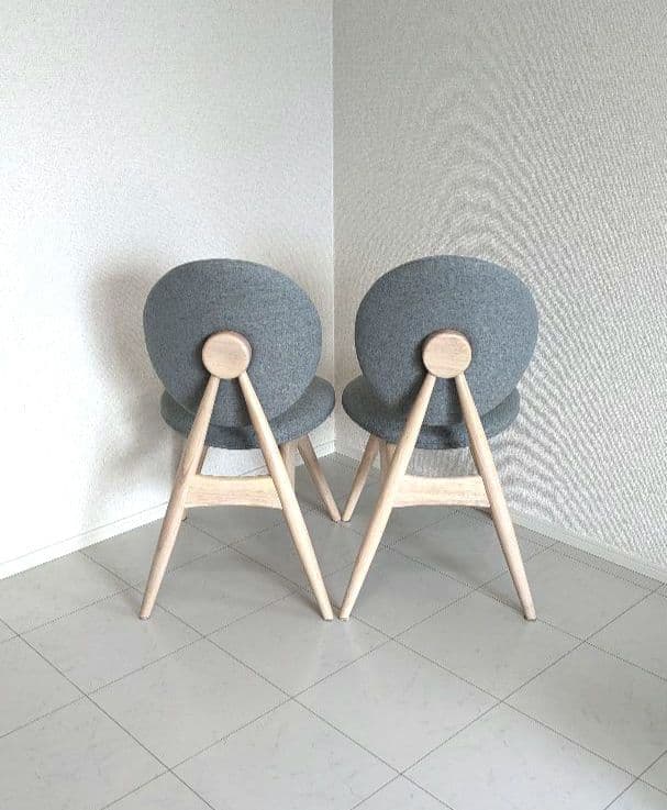 北欧風ダイニングセット　ニトリテーブル＆マナベインテリアハーツチェア２脚