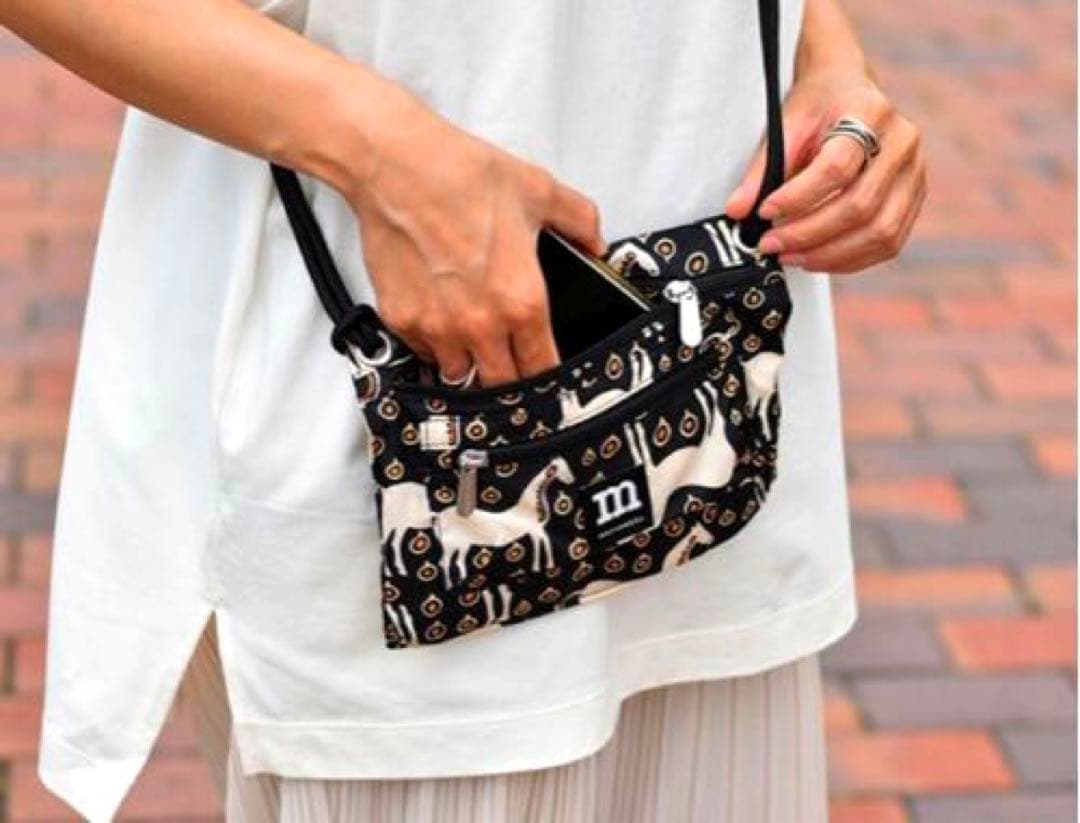 ★新品未使用＆人気完売品★マリメッコ　marimekko トラベルポーチ