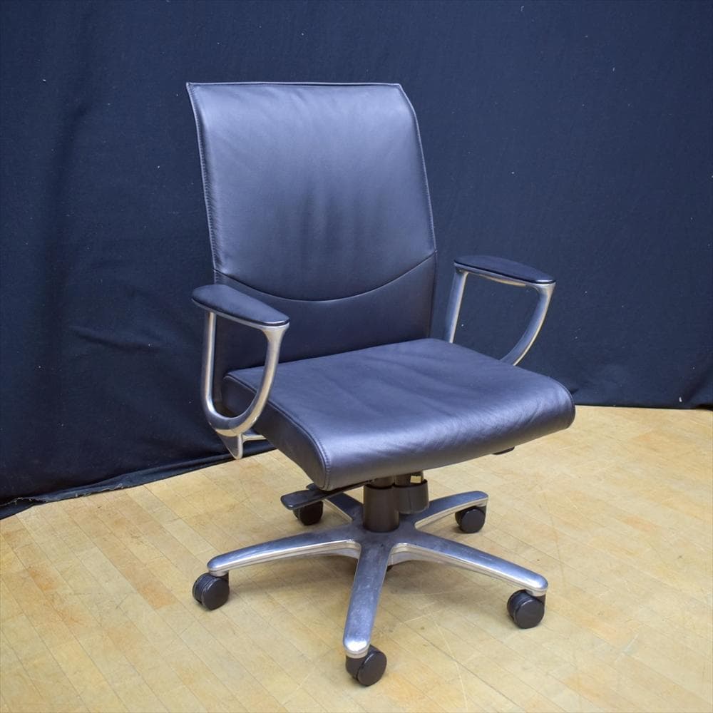 オカムラ　CE56SX　本革　デスクチェア　椅子　イス　事務椅子　役員　社長　C