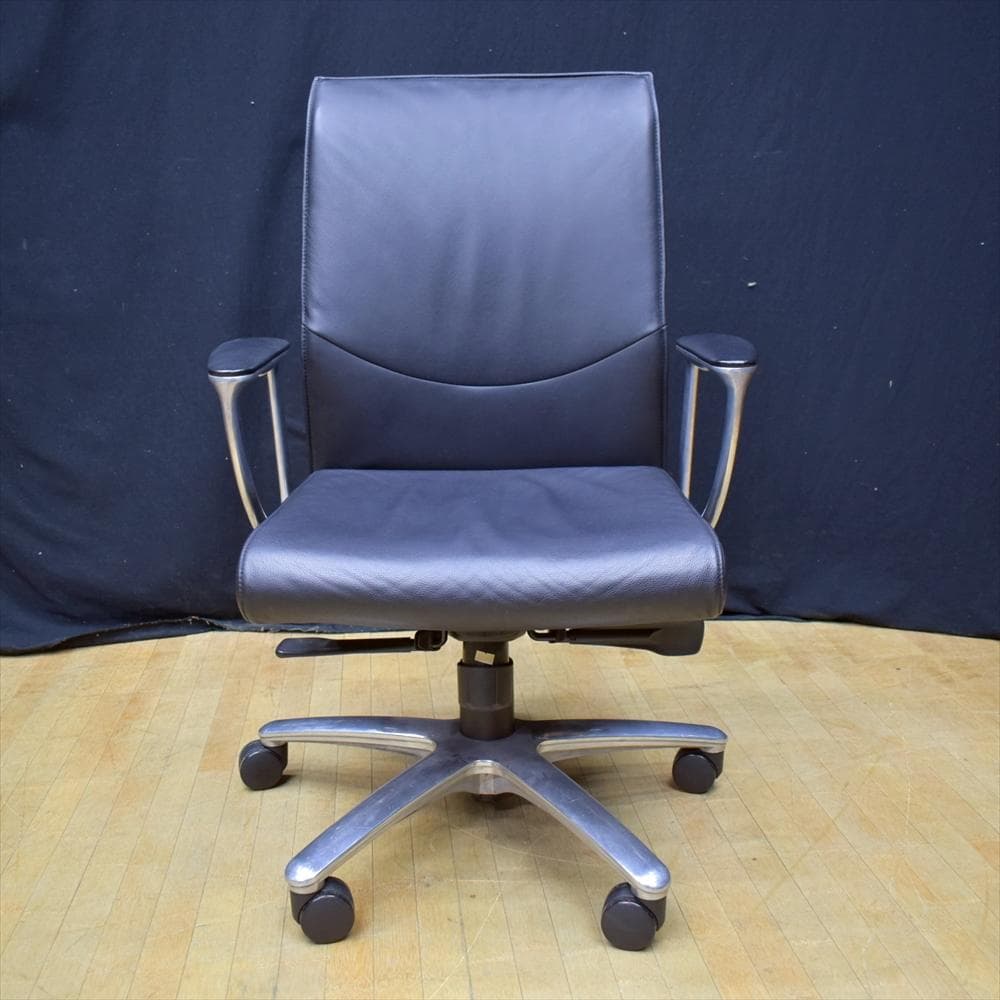 オカムラ　CE56SX　本革　デスクチェア　椅子　イス　事務椅子　役員　社長　C