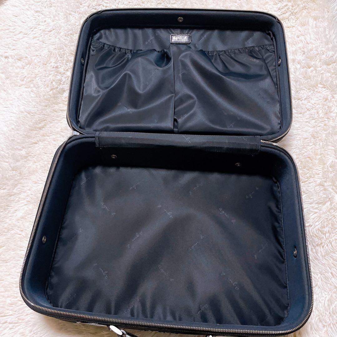 美品　アニエスベーボヤージュ　アタッシュケース　ロゴ　ブラック　チャーム