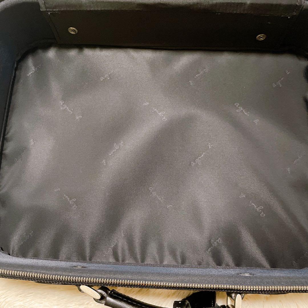 美品　アニエスベーボヤージュ　アタッシュケース　ロゴ　ブラック　チャーム