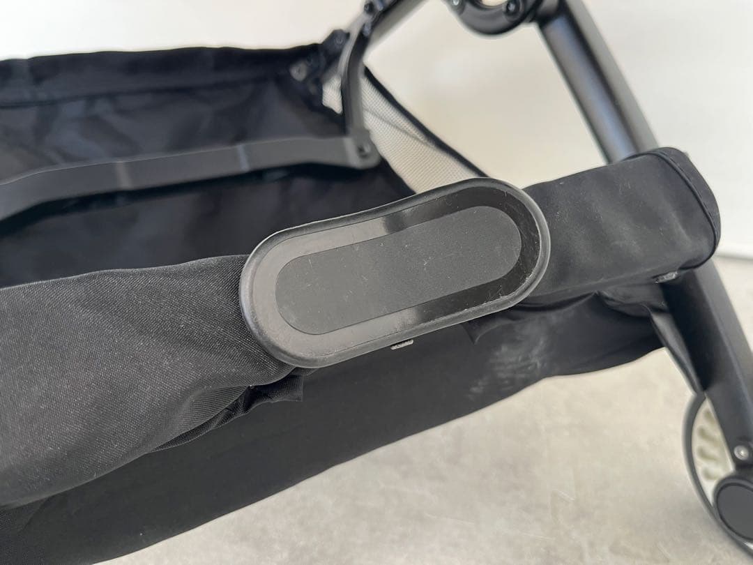 【cyber】サイベックス　 リベル シーシェルベージュ バンパーバー付き