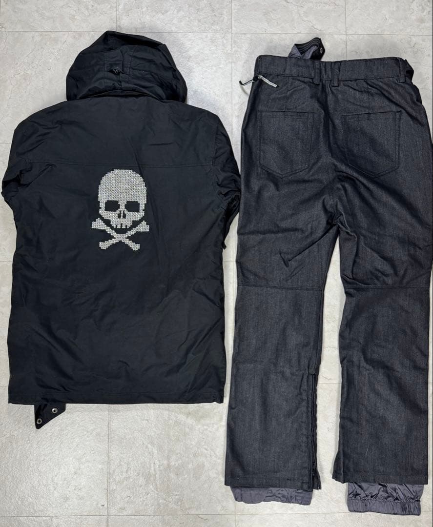 【ZEXスワロフスキー】⭐️激レア　上衣Ｍ・下L スノーボードウェアセット スカル