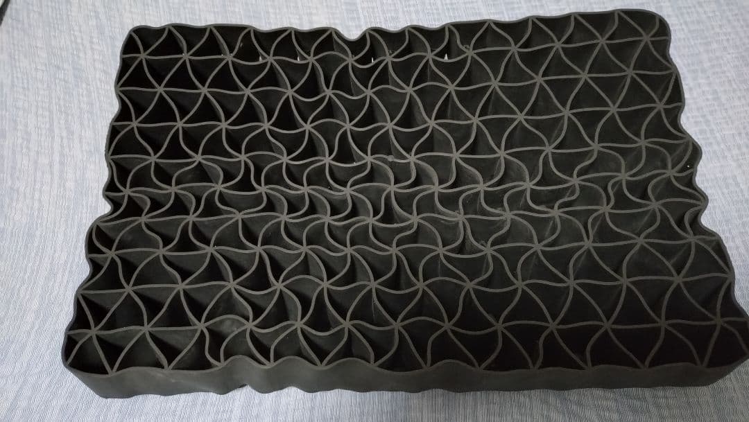 波状構造のブラックピローひつじのいらない枕中古