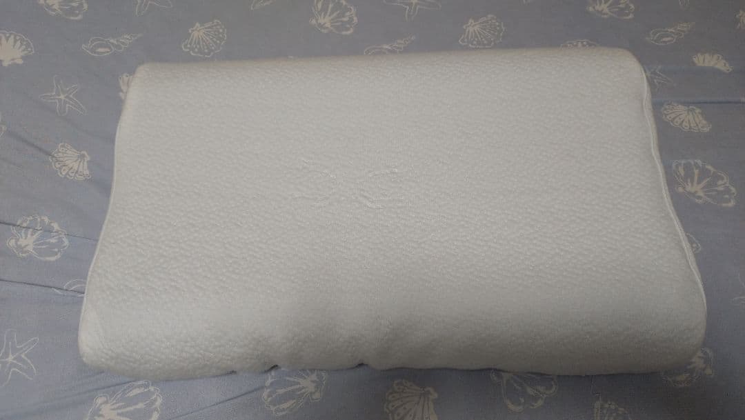 波状構造のブラックピローひつじのいらない枕中古