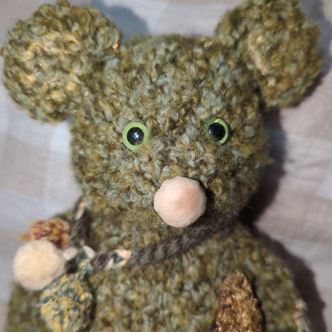 テディベア　緑色のクマ　熊　編みぐるみ　元気の出る顔