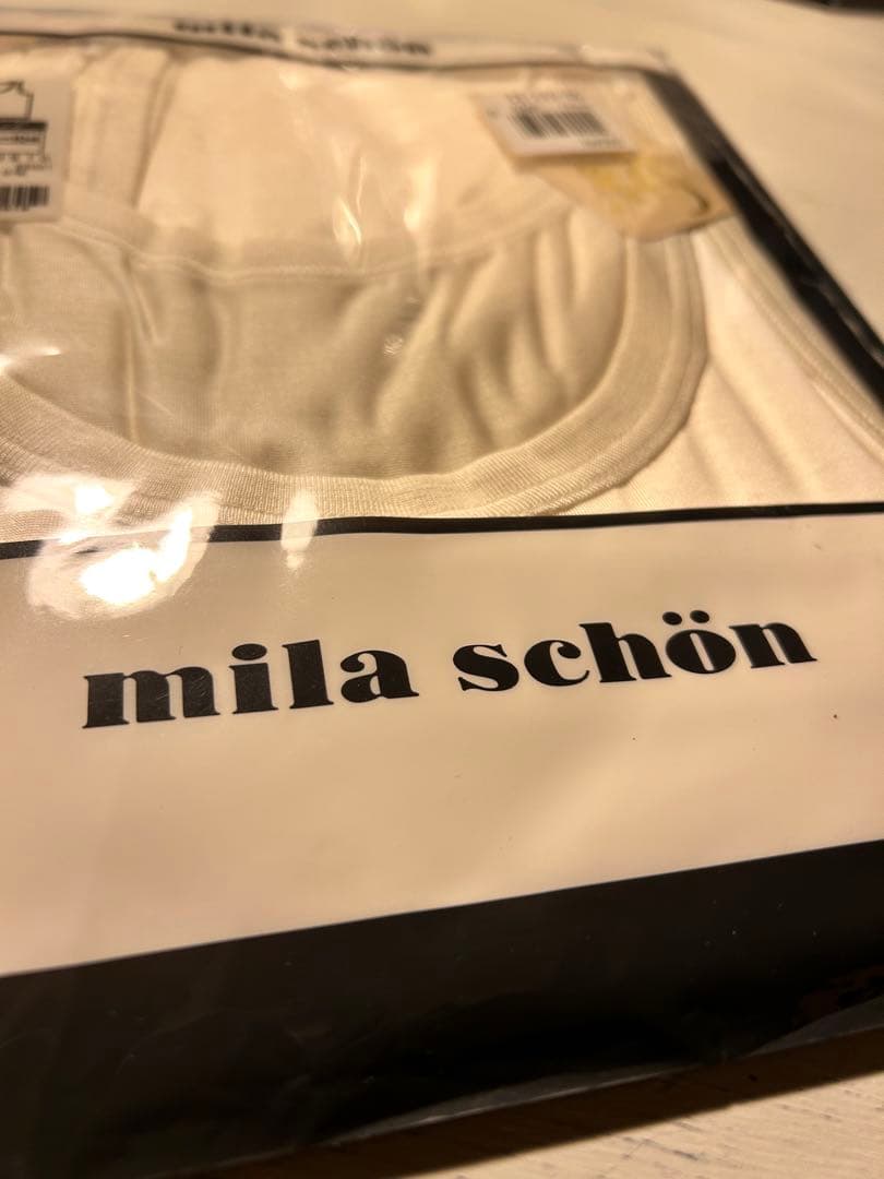 ち*ー様 mila schön ホワイトタンクトップ