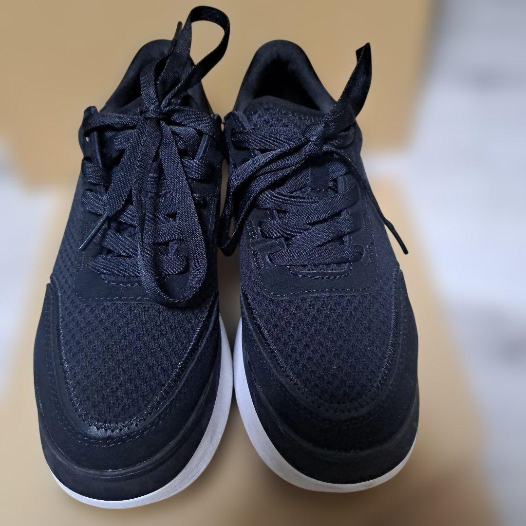 UGG　ブラック メッシュ 厚底スニーカー