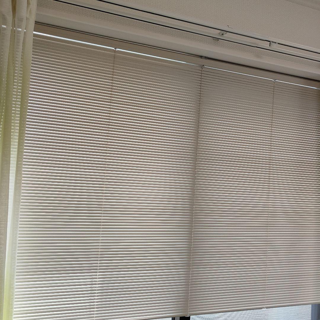ホワイトアルミブラインド