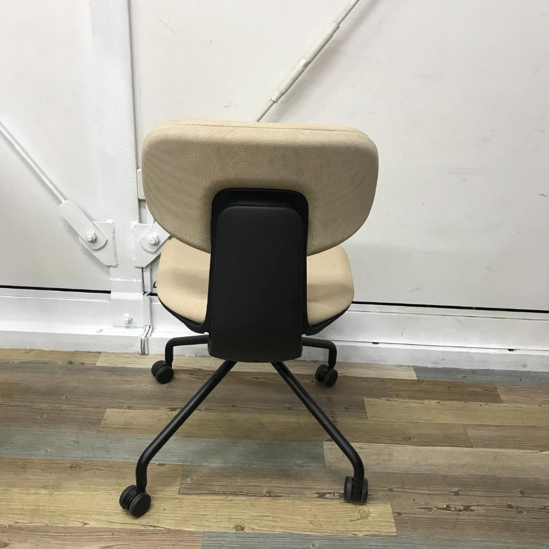 【アウトレット展示品・2024年製】内田洋行　アプテア　ベージュ　多目的チェア