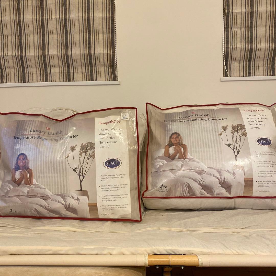 羽毛布団　定価280,000円＋税　2枚セット