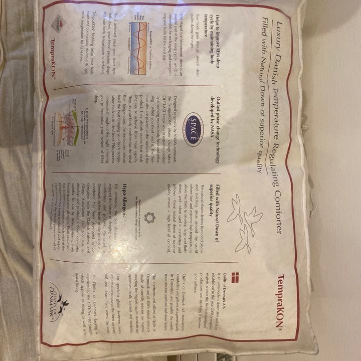 羽毛布団　定価280,000円＋税　2枚セット