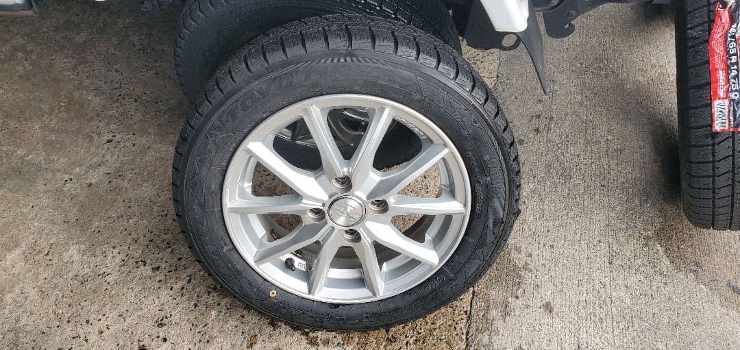 新品スタッドレストーヨーGIZ3新品バルブ　ホイールセット155/65R14②