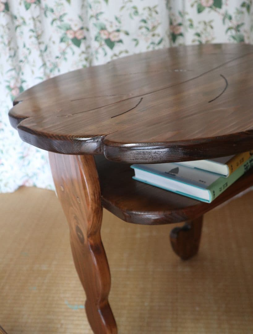 国産杉の葉っぱのテーブル　手作り