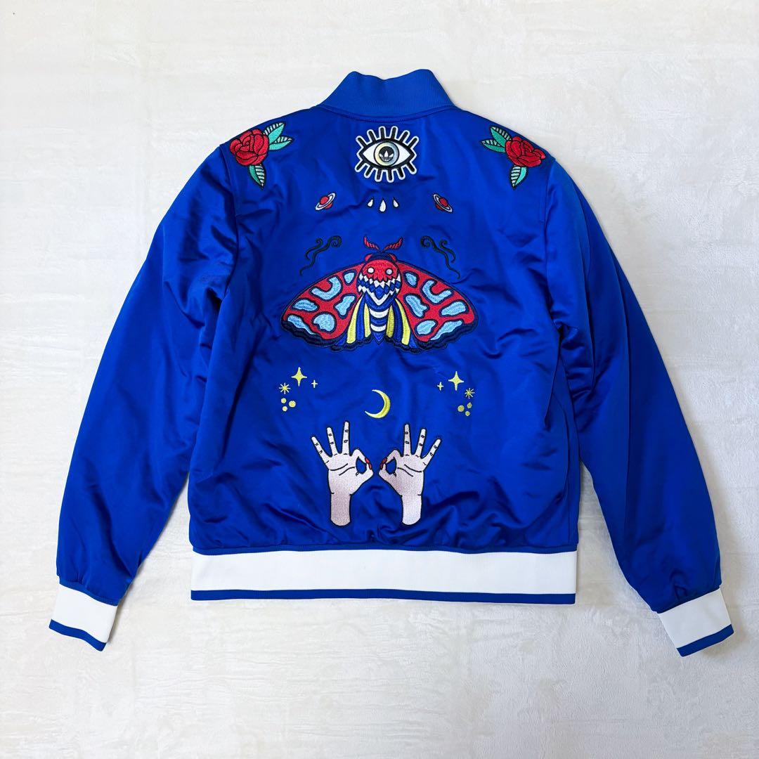 アディダス オリジナルス スタジャン PAKAIAN コラボ 蛾 刺繍