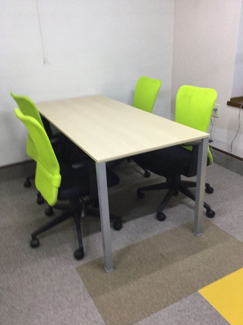 テーブル　チェアー4脚セットのミーティングテーブルセット