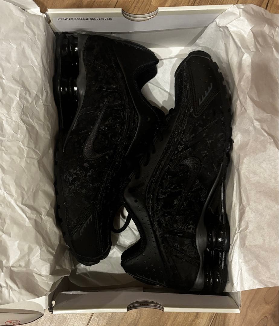 Nike women’s Shox r4ブラック スニーカー