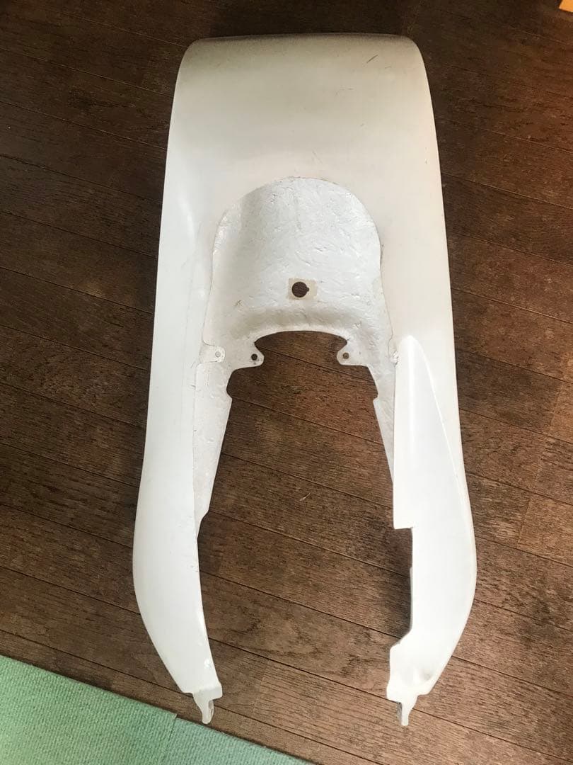 テール　カウル